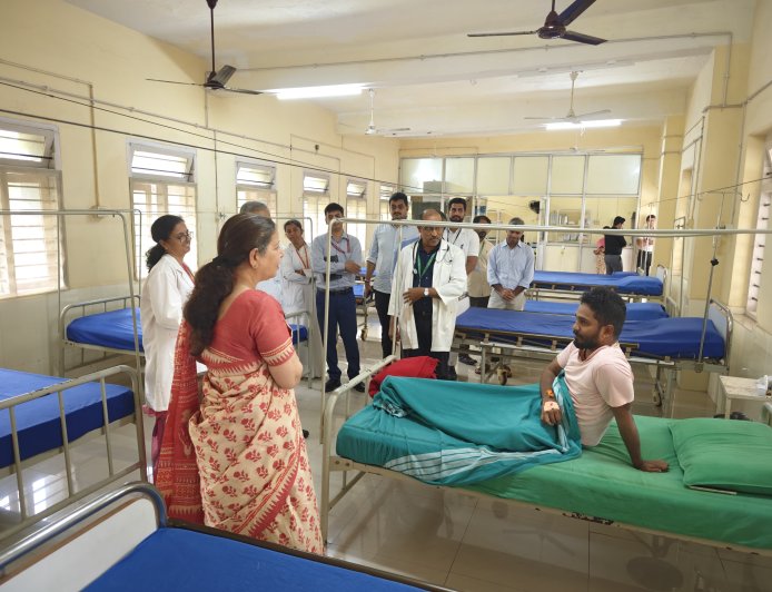 ಸಂಸದ ಕ್ಯಾ. ಬ್ರಿಜೇಶ್ ಚೌಟ ಅವರ ನಿರಂತರ ಪ್ರಯತ್ನದ ಹಿನ್ನಲೆ  ಮಂಗಳೂರಿನ ಇಎಸ್ಐ ಆಸ್ಪತ್ರೆಗೆ ದೆಹಲಿಯ ಇಎಸ್ಐಸಿ ಕೇಂದ್ರ ಕಚೇರಿ ಅಧಿಕಾರಿಗಳ ಭೇಟಿ; ಆಸ್ಪತ್ರೆ ಸೌಲಭ್ಯ ಸುಧಾರಣೆಗೆ ಅಗತ್ಯ ಕ್ರಮದ ಭರವಸೆ