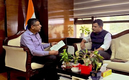 ಐಟಿ ಸಚಿವಾಲಯದ ಕಾರ್ಯದರ್ಶಿಯನ್ನು ಭೇಟಿಯಾದ ಸಂಸದ ಕ್ಯಾ. ಚೌಟ