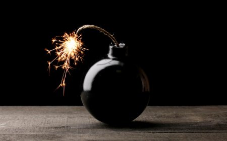 ಗದಗ, ಮಂಗಳೂರಿನ ಸರ್ಕಾರಿ ಕಚೇರಿ ಸ್ಫೋಟಿಸುವುದಾಗಿ ಬಾಂಬ್​​ ಬೆದರಿಕೆ