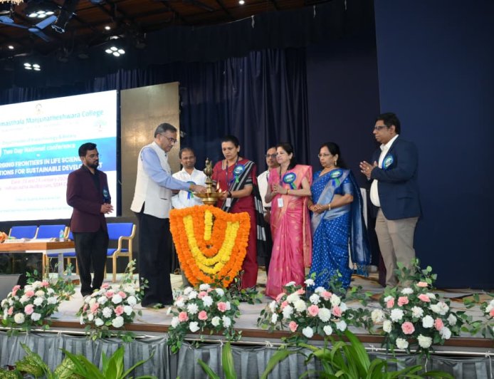 ಎಸ್.ಡಿ.ಎಂ ಕಾಲೇಜು : ಎರಡು ದಿನಗಳ ರಾಷ್ಟ್ರೀಯ ವಿಚಾರ ಸಂಕಿರಣಕ್ಕೆ ಚಾಲನೆ 