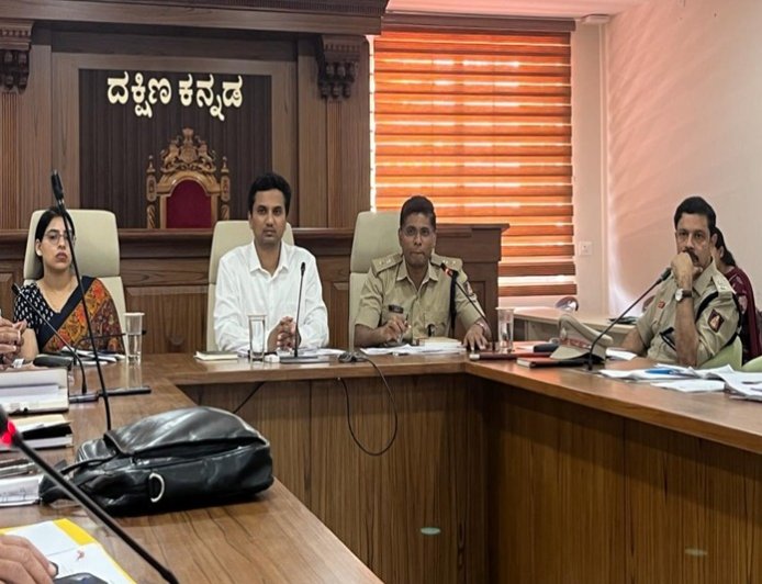 ಹೆದ್ದಾರಿ ಸಮಸ್ಯೆಗಳ  ತ್ವರಿತ ಪರಿಹಾರಕ್ಕೆ ಜಿಲ್ಲಾಧಿಕಾರಿ ಸೂಚನೆ