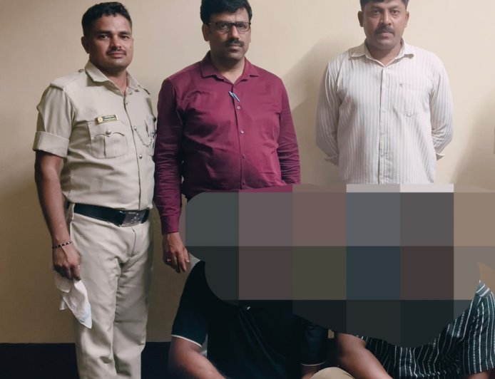 ಡ್ರಗ್ಸ್ ಸೇವನೆ : ಇಬ್ಬರ ಬಂಧನ