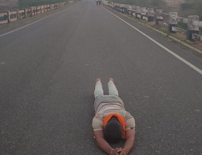 ಸಚಿವ ಡಾ.ಶರಣಪ್ರಕಾಶ ಪಾಟೀಲ ಗೆಲುವಿಗಾಗಿ ಹೊತ್ತಿದ್ದ ಹರಕೆ ಪೂರೈಸಿದ ಅಭಿಮಾನಿ