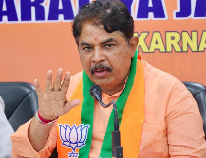 ಬಡವರು ಹಾಗೂ ಶ್ರೀಮಂತರ ನಡುವಿನ ಉಪಚುನಾವಣೆ, ಕಾಂಗ್ರೆಸ್ ಇದರಲ್ಲಿ ಸೋಲಲಿದೆ: R.ಅಶೋಕ