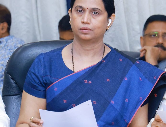 ನೀಟ್‌–ವಿದ್ಯಾರ್ಥಿಗಳ ಭವಿಷ್ಯದ ಜೊತೆ ಕೇಂದ್ರದ ಚೆಲ್ಲಾಟ: ಲಕ್ಷ್ಮಿ ಹೆಬ್ಬಾಳಕರ್ ಆಕ್ರೋಶ