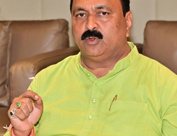 ಜಾತಿ ವಿಷ ಬೀಜ ಬಿತ್ತಲು ಹೊರಟ ಸರ್ಕಾರ: ಮಹೇಶ್ ಟೆಂಗಿನಕಾಯಿ
