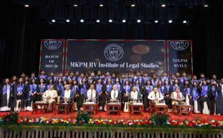 ಬೆಂಗಳೂರಿನ ಎಂ.ಕೆ. ಪಾಂಡುರಂಗ ಶೆಟ್ಟಿ ಸ್ಮಾರಕ ಆರ್.ವಿ ಇನ್‌ಸ್ಟಿಟ್ಯೂಟ್‌ ಆಫ್‌ ಲೀಗಲ್‌ ಸ್ಟಡೀಸ್‌ನ  ಪದವಿ ಪ್ರದಾನ ಸಮಾರಂಭ