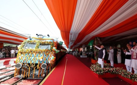 Hydrogen Train: ದೇಶದ ಮೊದಲ ಹೈಡ್ರೋಜನ್ ರೈಲಿಗೆ ಪ್ರಧಾನಿ ನರೇಂದ್ರ ಮೋದಿ ಚಾಲನೆ