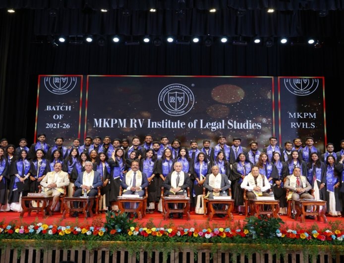 ಬೆಂಗಳೂರಿನ ಎಂ.ಕೆ. ಪಾಂಡುರಂಗ ಶೆಟ್ಟಿ ಸ್ಮಾರಕ ಆರ್.ವಿ ಇನ್‌ಸ್ಟಿಟ್ಯೂಟ್‌ ಆಫ್‌ ಲೀಗಲ್‌ ಸ್ಟಡೀಸ್‌ನ  ಪದವಿ ಪ್ರದಾನ ಸಮಾರಂಭ