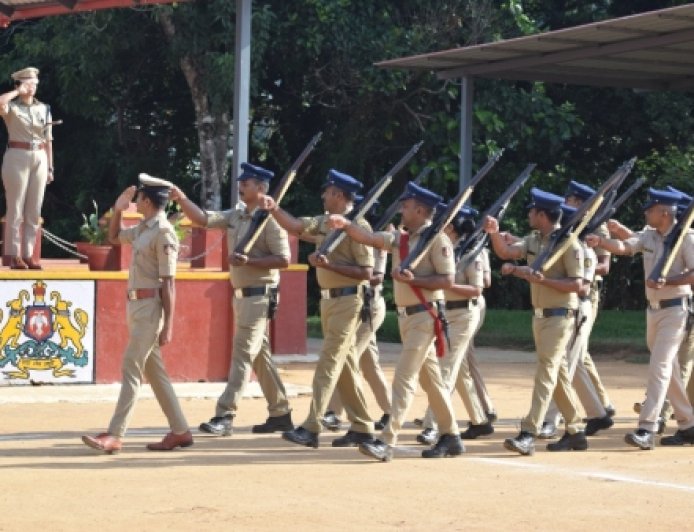 Karnataka Police: 1,789 ಮೀಸಲು ಕಾನ್ಸ್‌ಟೇಬಲ್ ಹುದ್ದೆ.. ಇಂದಿನಿಂದ ಅರ್ಜಿ ಸಲ್ಲಿಕೆ ಶುರು