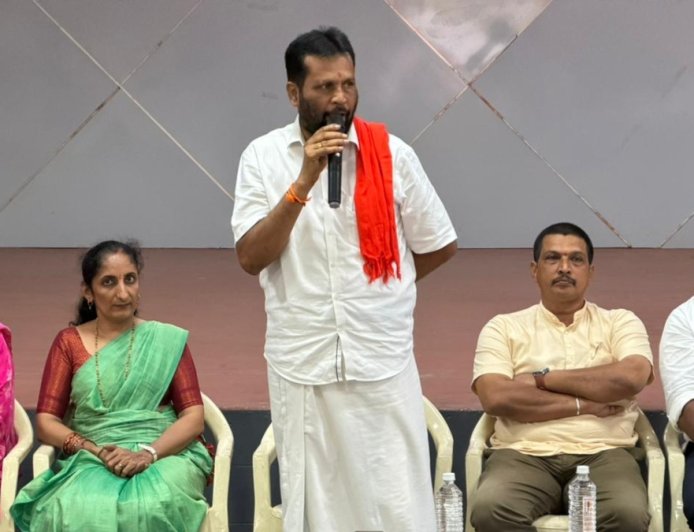 ಪುತ್ತೂರು: 3ನೇ ವರ್ಷದ ವರಮಹಾಲಕ್ಷ್ಮಿ ಪೂಜಾ ಕಾರ್ಯಕ್ರಮಕ್ಕೆ ಆಮಂತ್ರಣ ಪತ್ರ ಬಿಡುಗಡೆ