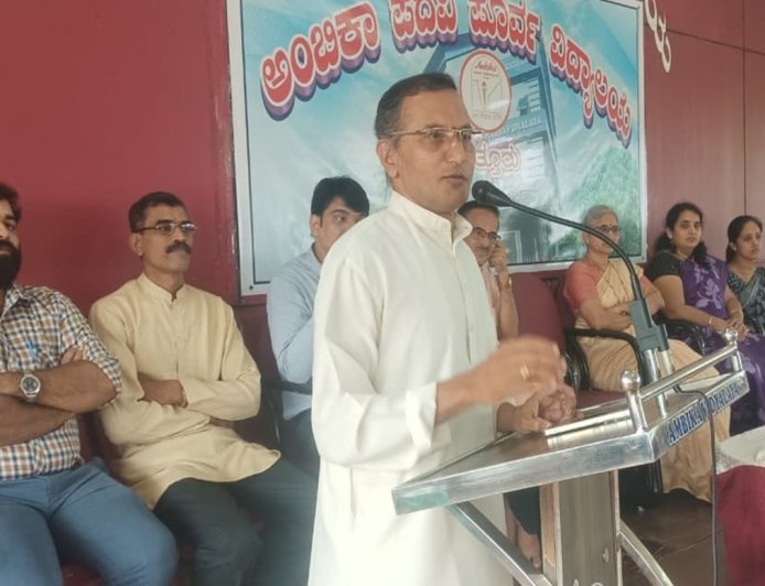 ವಿದ್ಯಾರ್ಥಿಗಳು ಉತ್ತಮ ಶಿಕ್ಷಣ, ಶಿಸ್ತಿನ ಮೈಗೂಡಿಸುವಿಕೆಯೊಂದಿಗೆ ದೇಶಕ್ಕೆ ಮಾದರಿಯಾಗಬೇಕು: ಸುಬ್ರಮಣ್ಯ ನಟ್ಟೋಜ