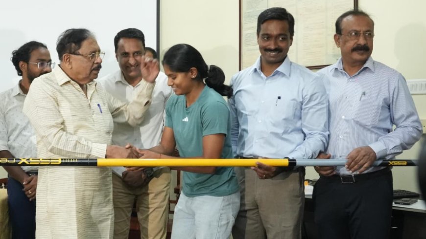 ಬಡ ಹುಡುಗಿಯ ಕ್ರೀಡಾ ಸಾಧನೆಗೆ ಗೌರವ: ರೂ.5 ಲಕ್ಷ ಪ್ರೋತ್ಸಾಹಧನ