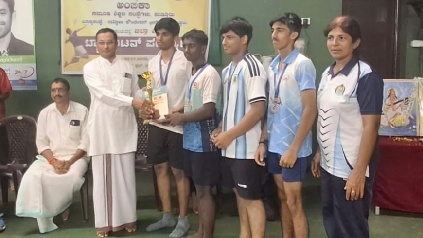 ವಿದ್ಯಾಭಾರತಿ ಶಟಲ್ ಬ್ಯಾಡ್ಮಿಂಟನ್ ಟೂರ್ನಿ: ವಿವೇಕಾನಂದ ಪಿಯು ಕಾಲೇಜು ಬಾಲಕರ ತಂಡಕ್ಕೆ ದ್ವಿತೀಯ ಸ್ಥಾನ