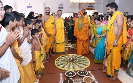 Anna bramma Chathurmasya: ಮೊಬೈಲ್ ನೋಡುತ್ತಾ ಆಹಾರ ಸೇವಿಸುವುದು ಮನಸ್ಸಿಗೆ ಮಾರಕ: ರಾಮಚಂದ್ರಾಪುರ ಮಠದ ರಾಘವೇಶ್ವರ ಭಾರತೀ ಸ್ವಾಮೀಜಿ