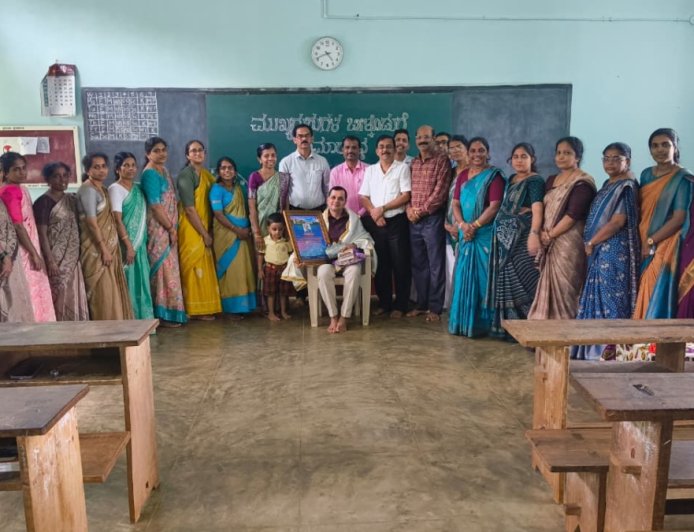 ಶ್ರೀರಾಮಕುಂಜೇಶ್ವರ ಶಾಲೆ: ಮುಖ್ಯ ಶಿಕ್ಷಕ ಸತೀಶ್ ಭಟ್ ಬಿಳಿನೆಲೆ ನಿವೃತ್ತಿ.. ಬೀಳ್ಕೊಡುಗೆ