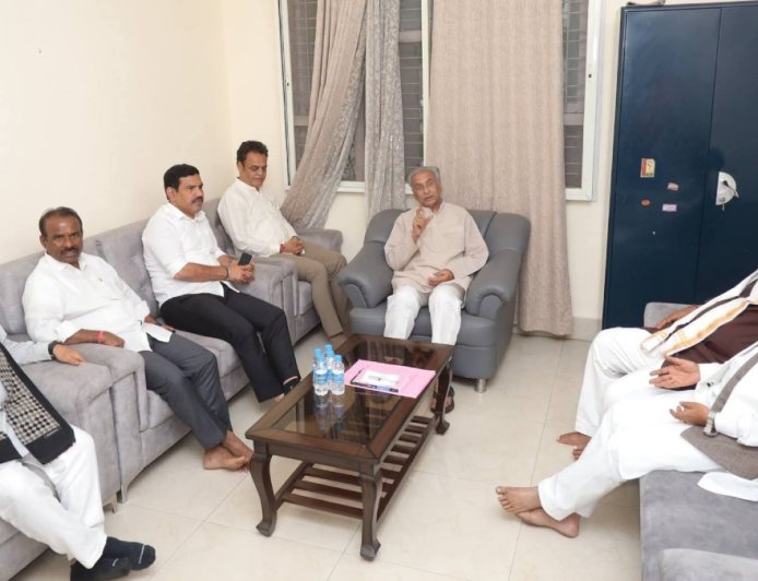 ಬಸವರಾಜ ಹೊರಟ್ಟಿ ಮನೆಗೆ ಬಿಜೆಪಿ ನಿಯೋಗ ಭೇಟಿ