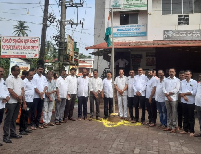 ಪುತ್ತೂರು: ಬಿಜೆಪಿ ಘಟಕದಿಂದ ವಿಜೃಂಭಣೆಯಿಂದ  'ಸ್ವಾತಂತ್ರ್ಯ ದಿನ' ಆಚರಣೆ