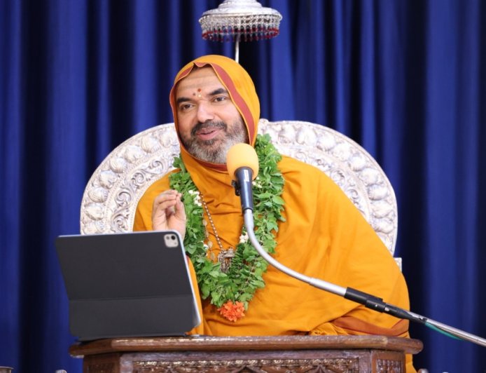 ಊಟವಿಲ್ಲದೆ ಬದುಕಬಹುದು, ಉಸಿರಿಲ್ಲದೆ ಸಾಧ್ಯವಿಲ್ಲ: ರಾಘವೇಶ್ವರ ಶ್ರೀ