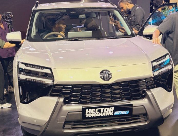 MG Hector Tomahawk PHEV: ಹೊಸ ಎಂಜಿ ಹೆಕ್ಟರ್ ಟೊಮಾಹಾಕ್ ಪಿಹೆಚ್ಇವಿ ಬಿಡುಗಡೆ.. ಬೆಲೆ ಎಷ್ಟು?