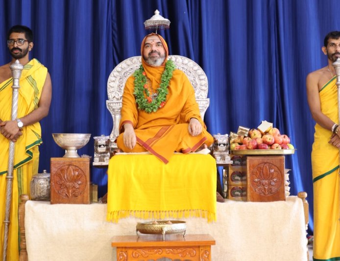 ಆಹಾರವೇ ಔಷಧವಾಗದಿದ್ದರೆ, ಔಷಧವೇ ಆಹಾರವಾಗುತ್ತದೆ: ರಾಘವೇಶ್ವರ ಶ್ರೀ