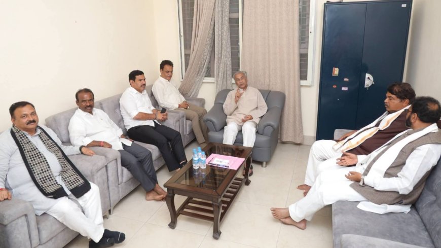 ಬಸವರಾಜ ಹೊರಟ್ಟಿ ಮನೆಗೆ ಬಿಜೆಪಿ ನಿಯೋಗ ಭೇಟಿ