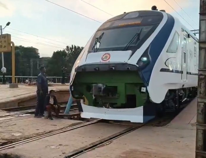 Vande Bharat Express: ಬೆಂಗಳೂರು-ಮಂಗಳೂರು ವಂದೇ ಭಾರತ್ ಎಕ್ಸ್‌ಪ್ರೆಸ್ ಪ್ರಾಯೋಗಿಕ ಸಂಚಾರ ಯಶಸ್ವಿ