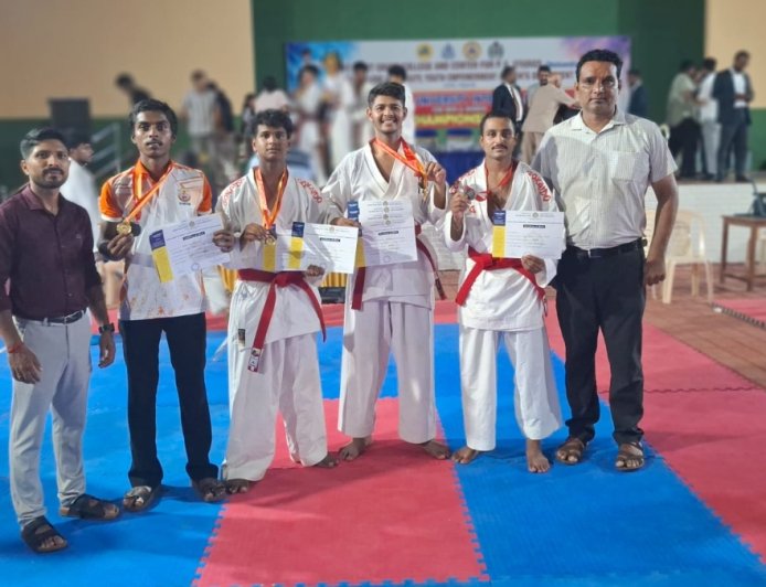 ಮಂಗಳೂರು ವಿವಿ ಕರಾಟೆ ಸ್ಪರ್ಧೆ: ವಿವೇಕಾನಂದ ಕಾಲೇಜಿನ ವಿದ್ಯಾರ್ಥಿಗಳು ರಾಷ್ಟ್ರಮಟ್ಟಕ್ಕೆ ಆಯ್ಕೆ