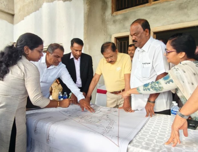 ಉಡುಪಿ: ಮಂಗಳೂರು ವಿವಿ ಸ್ನಾತಕೋತ್ತರ ಅಧ್ಯಯನ ಕೇಂದ್ರದ ಕಟ್ಟಡ ಪರಿಶೀಲನೆ ನಡೆದ ಡಿಸಿಎಂ