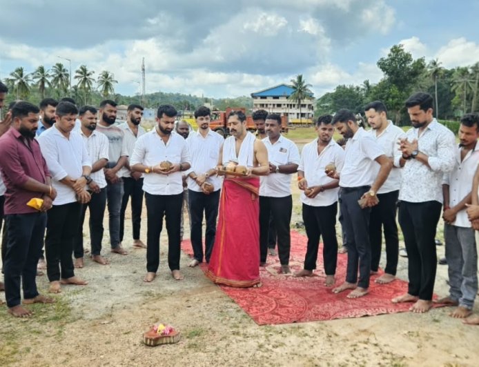 Puttur: ಗಣ್ಯರ ಸಮ್ಮುಖದಲ್ಲಿ ಪುತ್ತೂರುದ ಪಿಲಿಗೊಬ್ಬು ಆವೃತ್ತಿ-4ರ ಚಪ್ಪರ ಮುಹೂರ್ತ