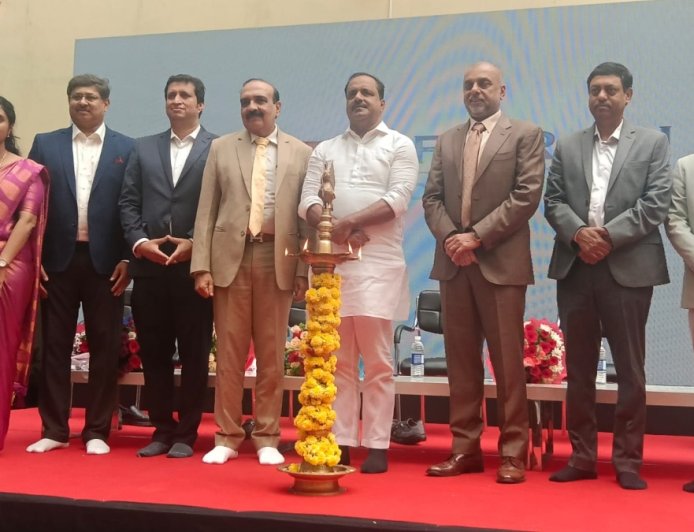 Sparsha Hospital: 'ಹೃದಯ ರಥ'ಕ್ಕೆ ಚಾಲನೆ ನೀಡಿದ ಸ್ಪರ್ಶ ಆಸ್ಪತ್ರೆ