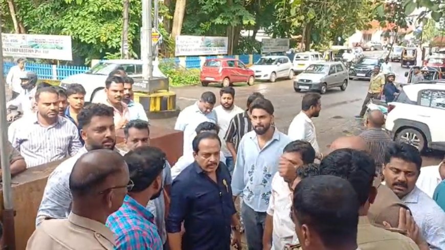 Puttur: ಹಕೀಂ ಕೂರ್ನಡ್ಕ ವಿರುದ್ಧ ಶಾಸಕರ ಬೆಂಬಲಿಗರ ಆಕ್ರೋಶ.. ಸ್ಥಳಕ್ಕೆ ಬಂದು ಪರಿಸ್ಥಿತಿ ನಿಯಂತ್ರಿಸಿದ ಅಶೋಕ್‌ ರೈ