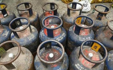 Commercial LPG Cylinder: ವಾಣಿಜ್ಯ ಸಿಲಿಂಡರ್ ಬೆಲೆ ಏರಿಕೆ.. ಎಷ್ಟಾಗಿದೆ?