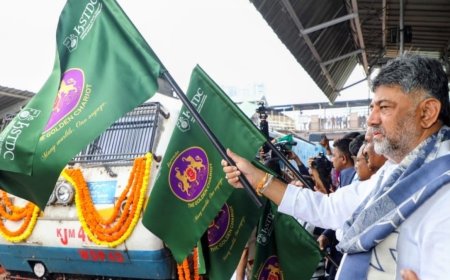 'ಗೋಲ್ಡನ್‌ ಚಾರಿಯಟ್‌' ರೈಲಿಗೆ ಸಿಎಂ ಡಿ.ಕೆ.ಶಿವಕುಮಾರ್ ಚಾಲನೆ
