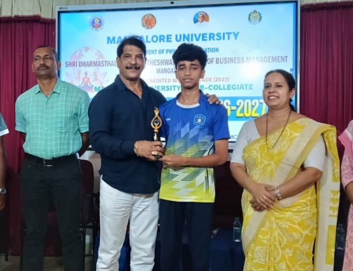 ಸಂತ ಫಿಲೋಮಿನಾ ಕಾಲೇಜು ವಿದ್ಯಾರ್ಥಿಗೆ ಯೋಗಾಸನದಲ್ಲಿ ಚಿನ್ನ ಪದಕ