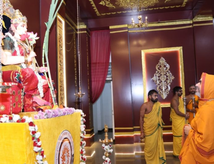 ನವರಾತ್ರಿಯ ಪರ್ವಕಾಲ ದೇವಿಯ ಉಪಾಸನೆಗೆ ಅತ್ಯುತ್ತಮ ಕಾಲ: ರಾಘವೇಶ್ವರ ಶ್ರೀ