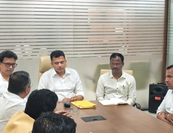 MRPL ಗುತ್ತಿಗೆ ಕಾರ್ಮಿಕರಿಗೆ ರೂ.5 ಲಕ್ಷ ಆರೋಗ್ಯ ವಿಮೆ: ಸಂಸದ ಕ್ಯಾ.ಬ್ರಿಜೇಶ್ ಚೌಟ ನೇತೃತ್ವದಲ್ಲಿ ಮಹತ್ವದ ತೀರ್ಮಾನ