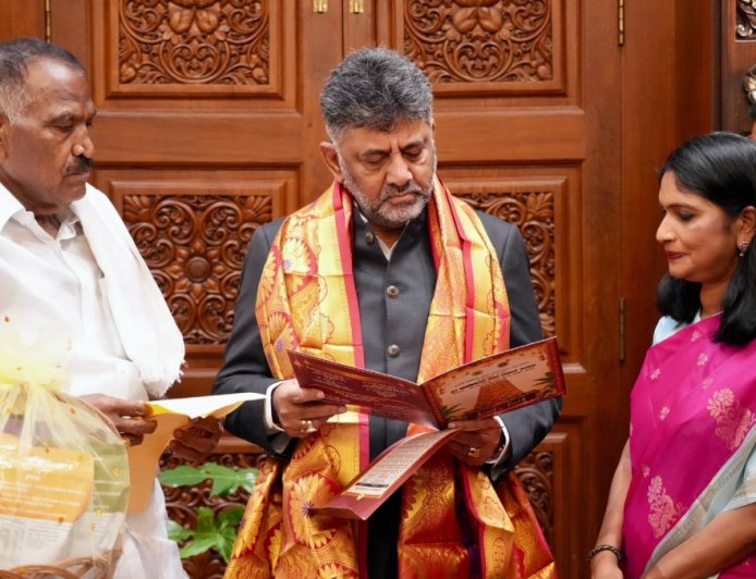 ಅ.29 ರಿಂದ ಹಾಸನಾಂಬ ಉತ್ಸವ: ಸಿಎಂ, ಮಾಜಿ ಸಿಎಂಗೆ ಆಹ್ವಾನ
