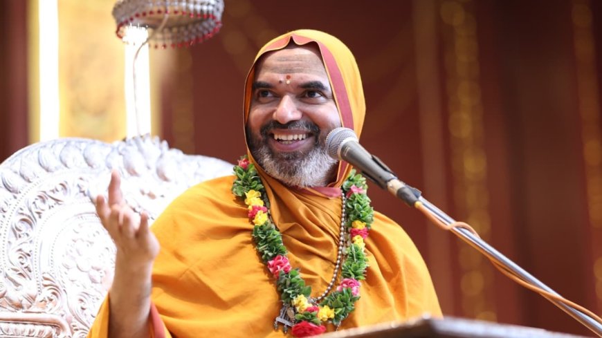 ದೇವಿಯನ್ನು ಭೀತಿಯಿಂದಲ್ಲ, ಪ್ರೀತಿಯಿಂದ ಆರಾಧಿಸಿ: ರಾಘವೇಶ್ವರ ಶ್ರೀ